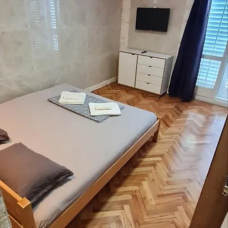 Mipilenchi * Makarska